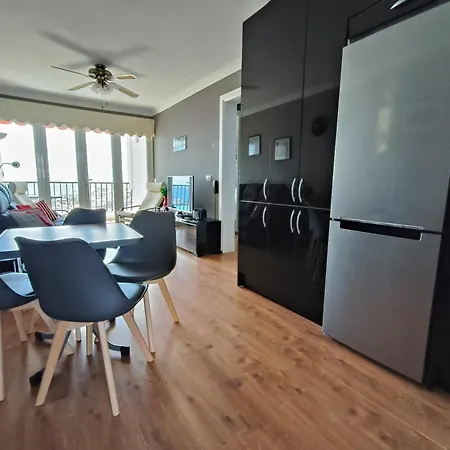 Cristianos Ocean View 2 Bedrooms *