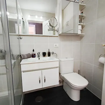 Cristianos Ocean View 2 Bedrooms *