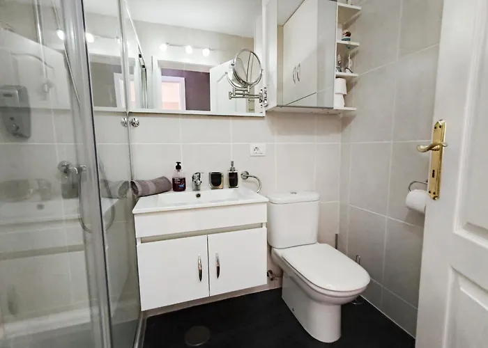 Cristianos Ocean View 2 Bedrooms *