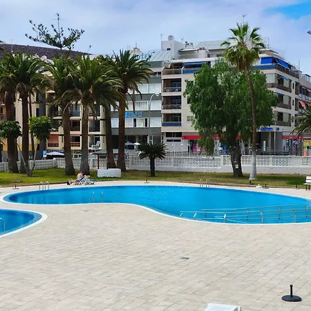 Cristianos Ocean View 2 Bedrooms *